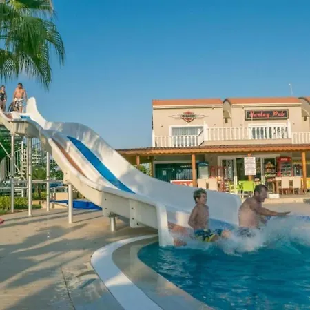 Villa Belek'te Tesis Icerisinde, Havuzlu Villa-awz151 Serik